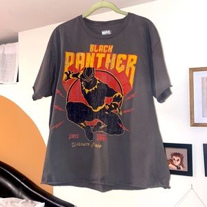 Black Panther tee! Vintage look, marvel brand, fits like a large.